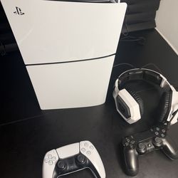 Digital Ps5  Slim with headphones ps5 controller and ps4 controller