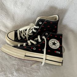 Converse Sneakers Size 7 Women’s 