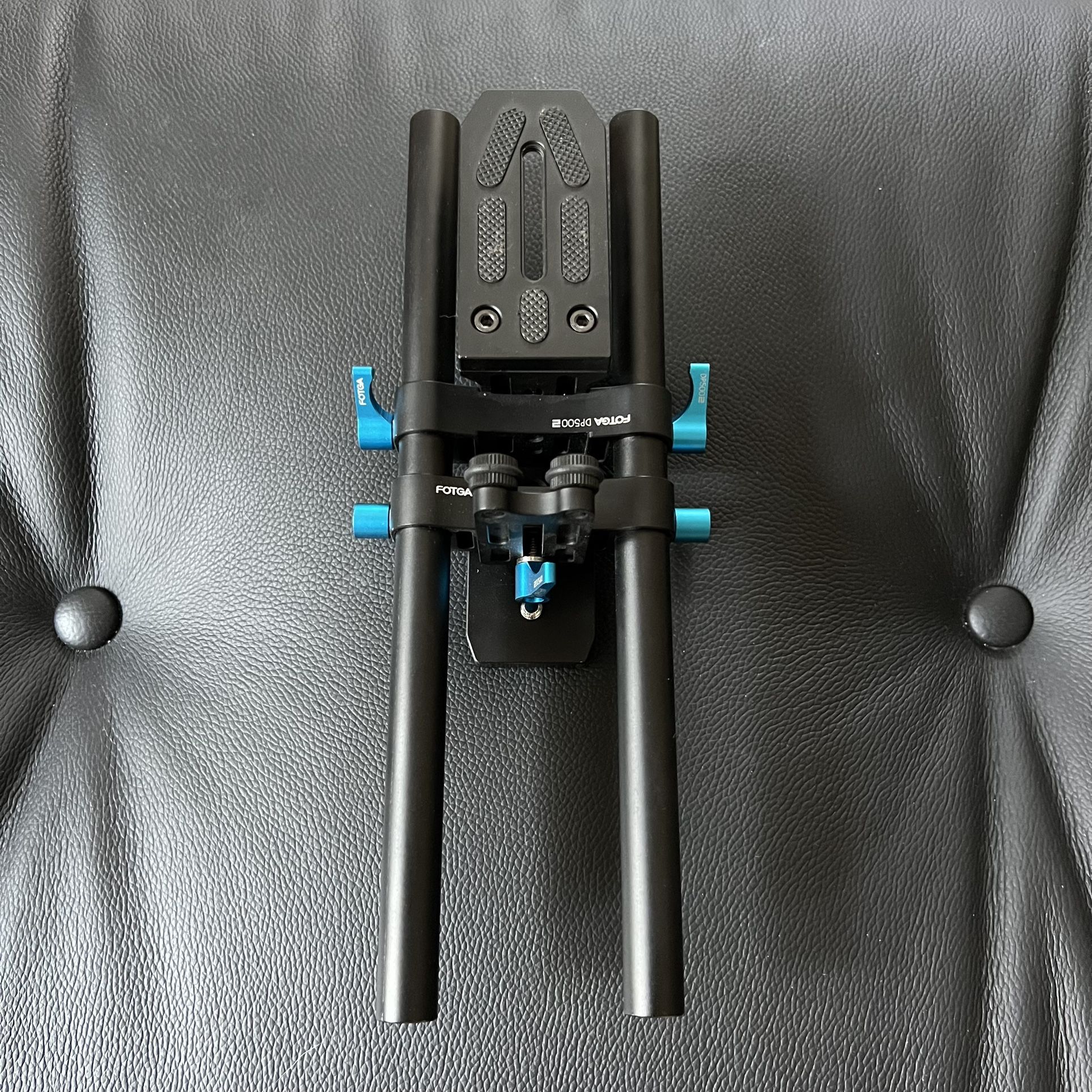 FOTGA DP500 III 15mm Rod Support System with Quick-Release Baseplate