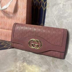 Pink Gucci Wallet 100% Authentic. No Damage Perfect Condition. Wallet Only, No Box.