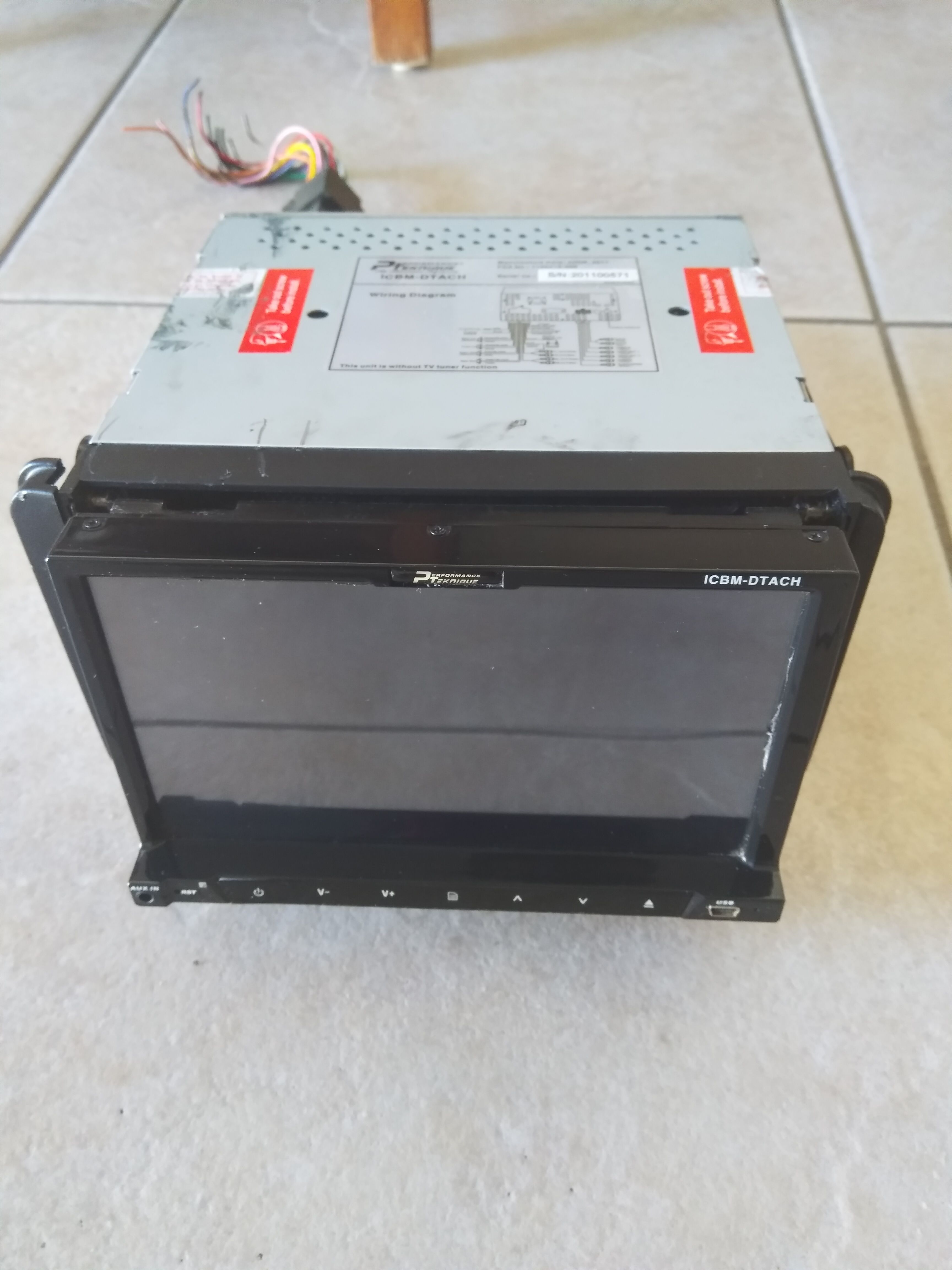 Performance Teknique Car Media System Radio, DVD, Touchscreen, Cameraview