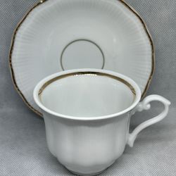 18 Piece Vintage Walbrzych China Tea Cups & Saucers