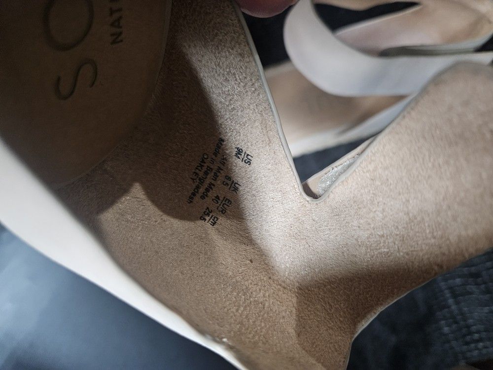 BRAND NEW Naturalizer Sandals