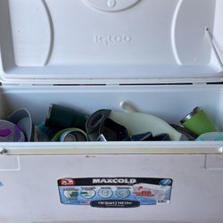 Igloo Cooler With Kitchen Supplies 