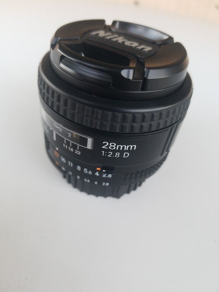Nikon/Nikkor 28mm Autofocus Lens, Mint Condition