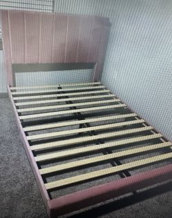 Full Bed Frame /velvet Upholstered Platform -Pink