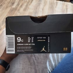 Brand new Jordan 1s size 9c