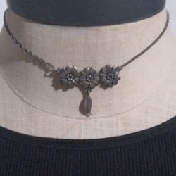 Flowers And Feather Necklace 