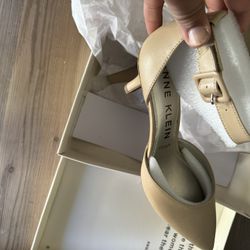 Anne Klein Women's Fabulist Pump size8.5