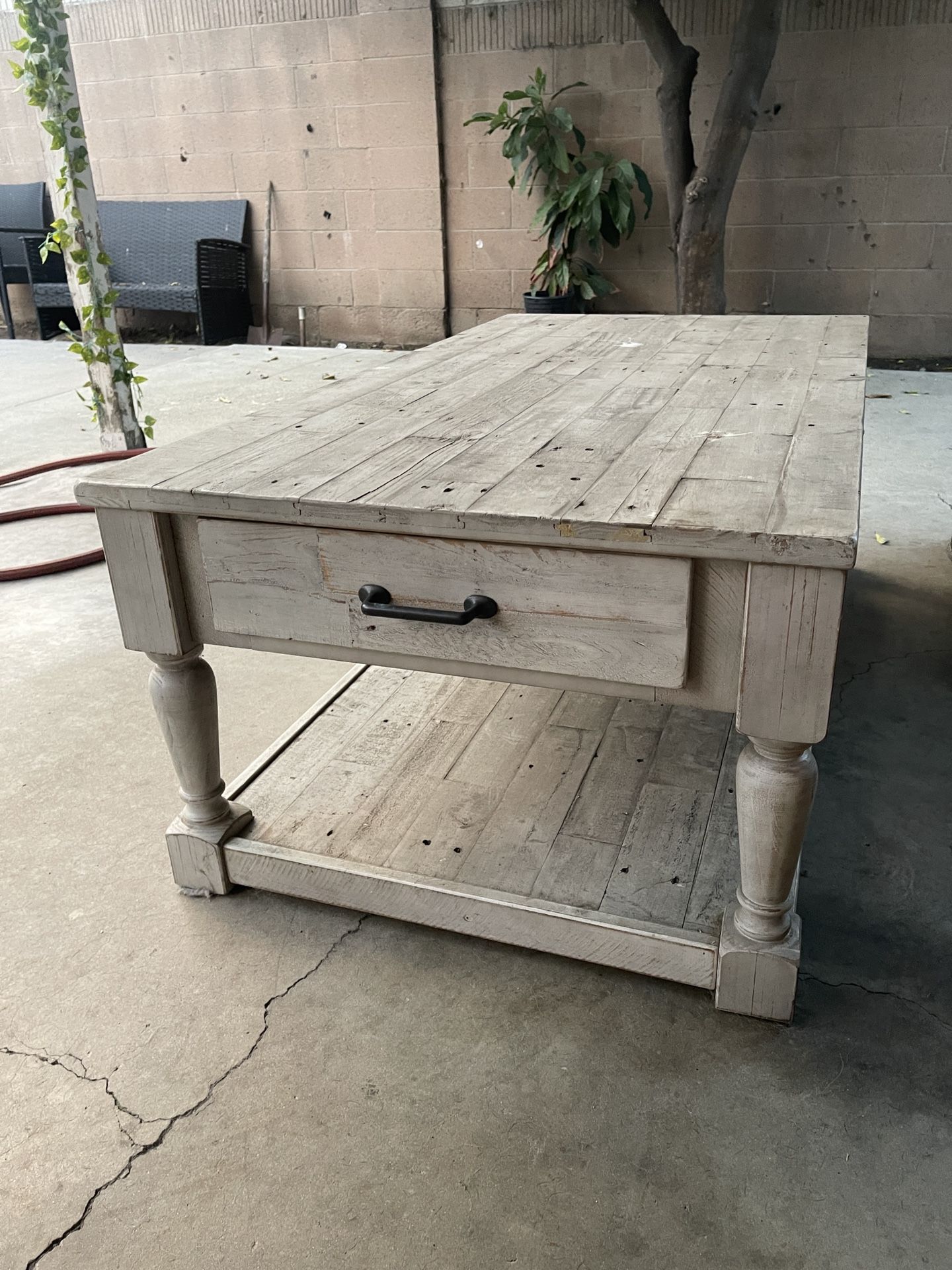 Solid Wood Coffee Table Great Condition 