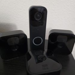 Blink Outdoor Camera Bundle