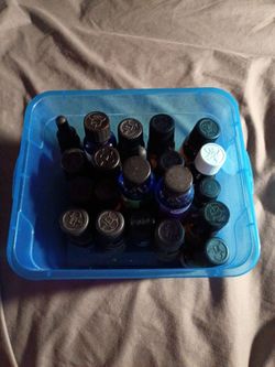 Tub of various infuser oils