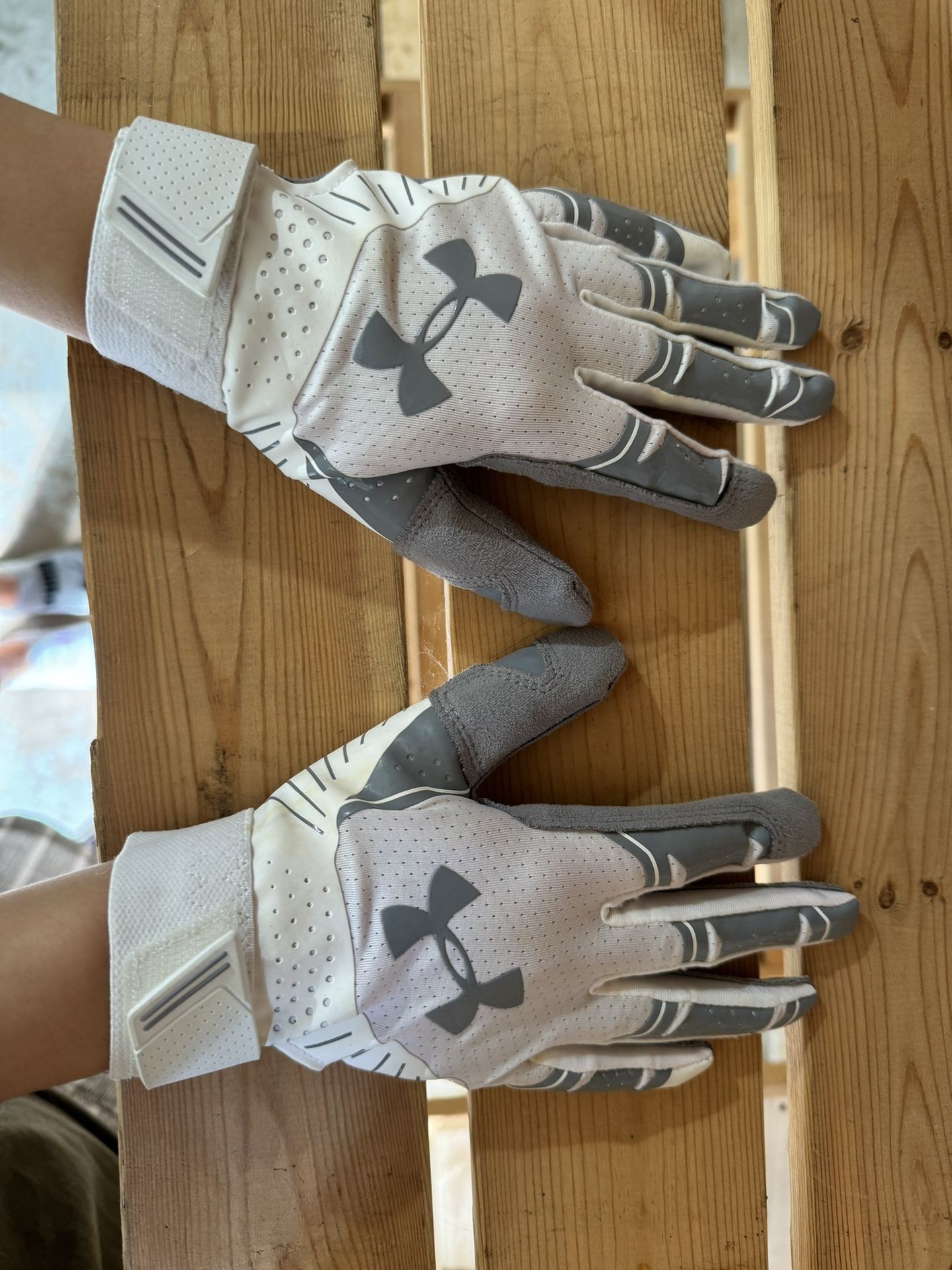 $20 Or Best Offer Under Armour Batting Gloves Child Medium