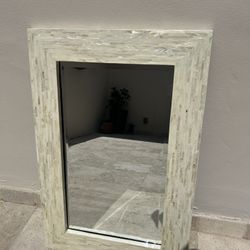 Pier 1 Mirror Ivory Marble Style Absolutely Beautiful Miss That Store , 3 Ft By 2 Ft Strong Frame 