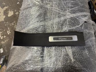 15-20 cadillac escalade Jet Black Passenger Side Door Sill Plate - GM