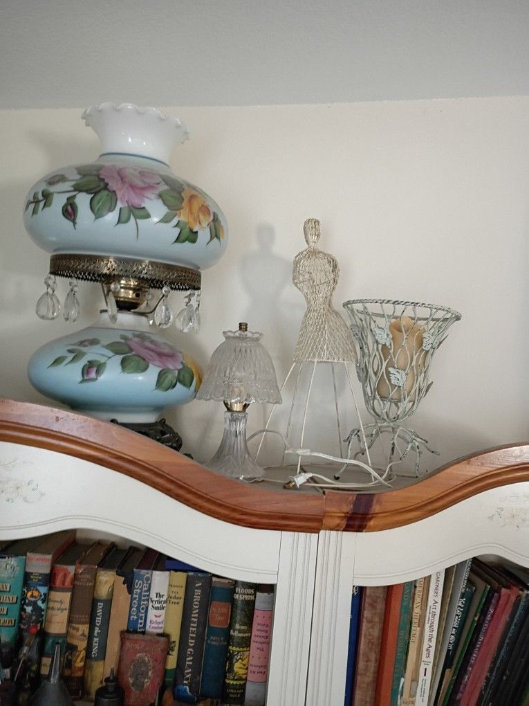 Beautiful Blue Grandmother Lamp . Perfect Condition Has All Of The Crystals 