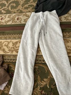 Woman’s clothes!! $5 OBO (more in profile)