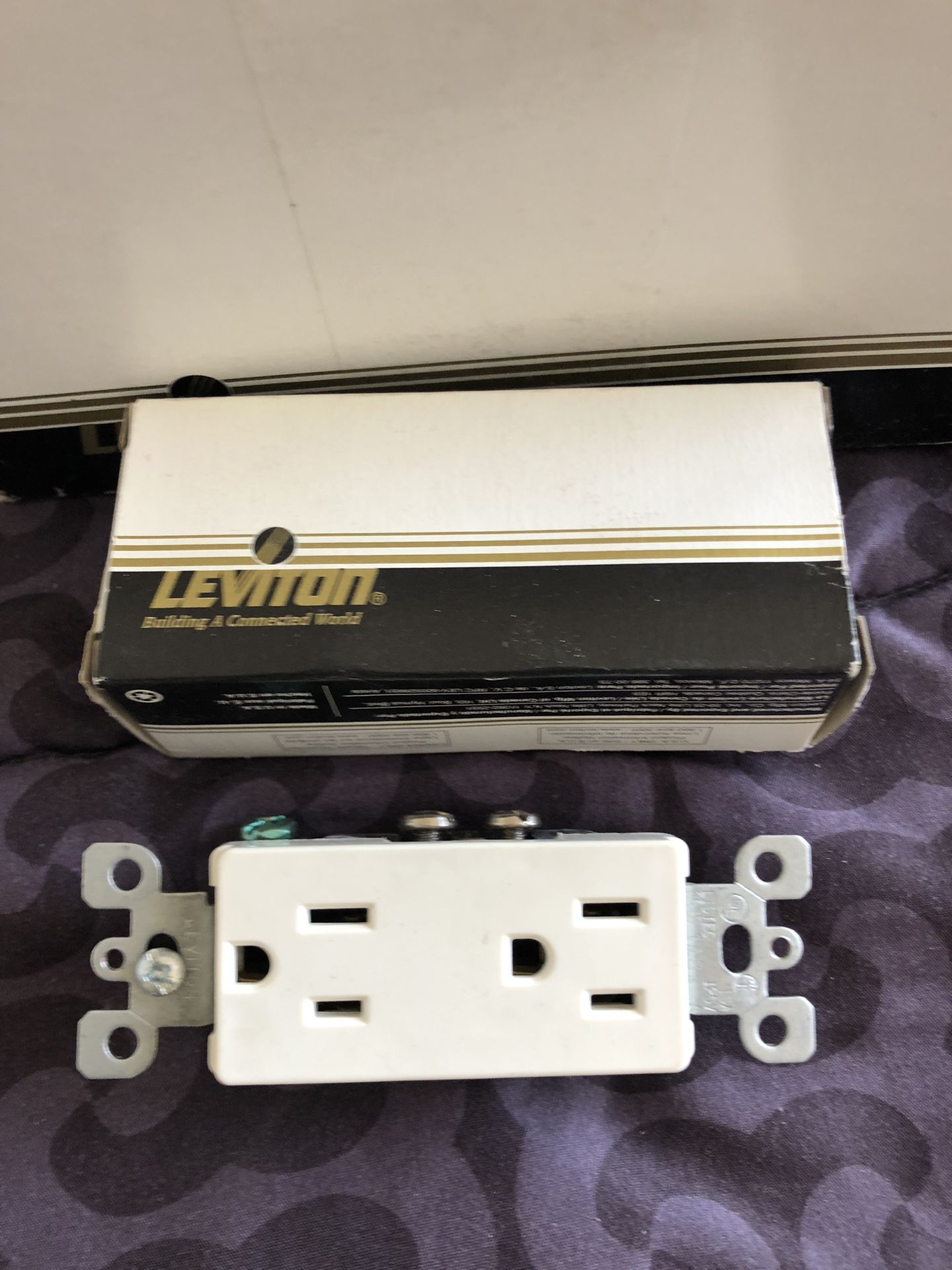 Leviton 15a -250v 125v Double Outlets Brand New
