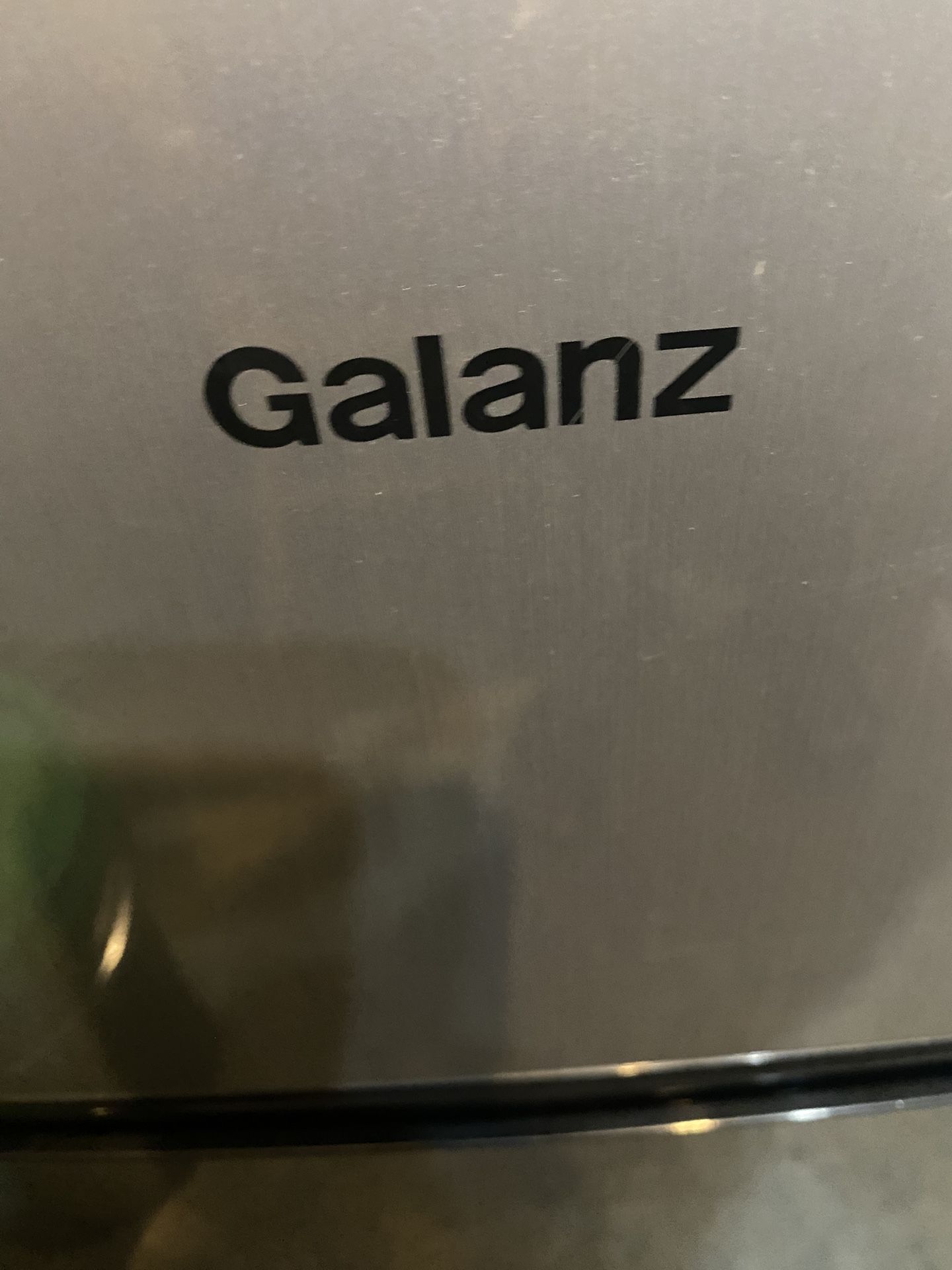 Medium Fridge/ Freezer 