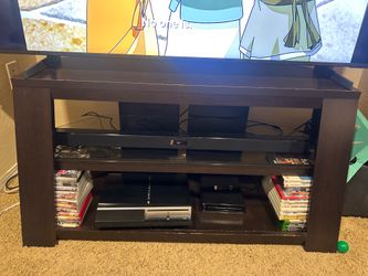 Tv console shelves