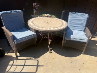 Outdoor table and 2 chairs