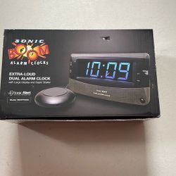 Sonic Alert 0 Sonic Bomb Extra Dual Alarm Clock with Large Display-SBD375SSG,Silver 