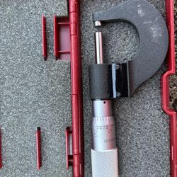 Starrett 256MPN-25 Disc Micrometer