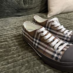 Burberry Shoes 