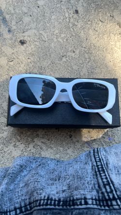 Prada sunglasses RR17