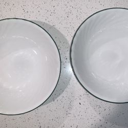 2 bowls of Corelle Dinnerware by Corning