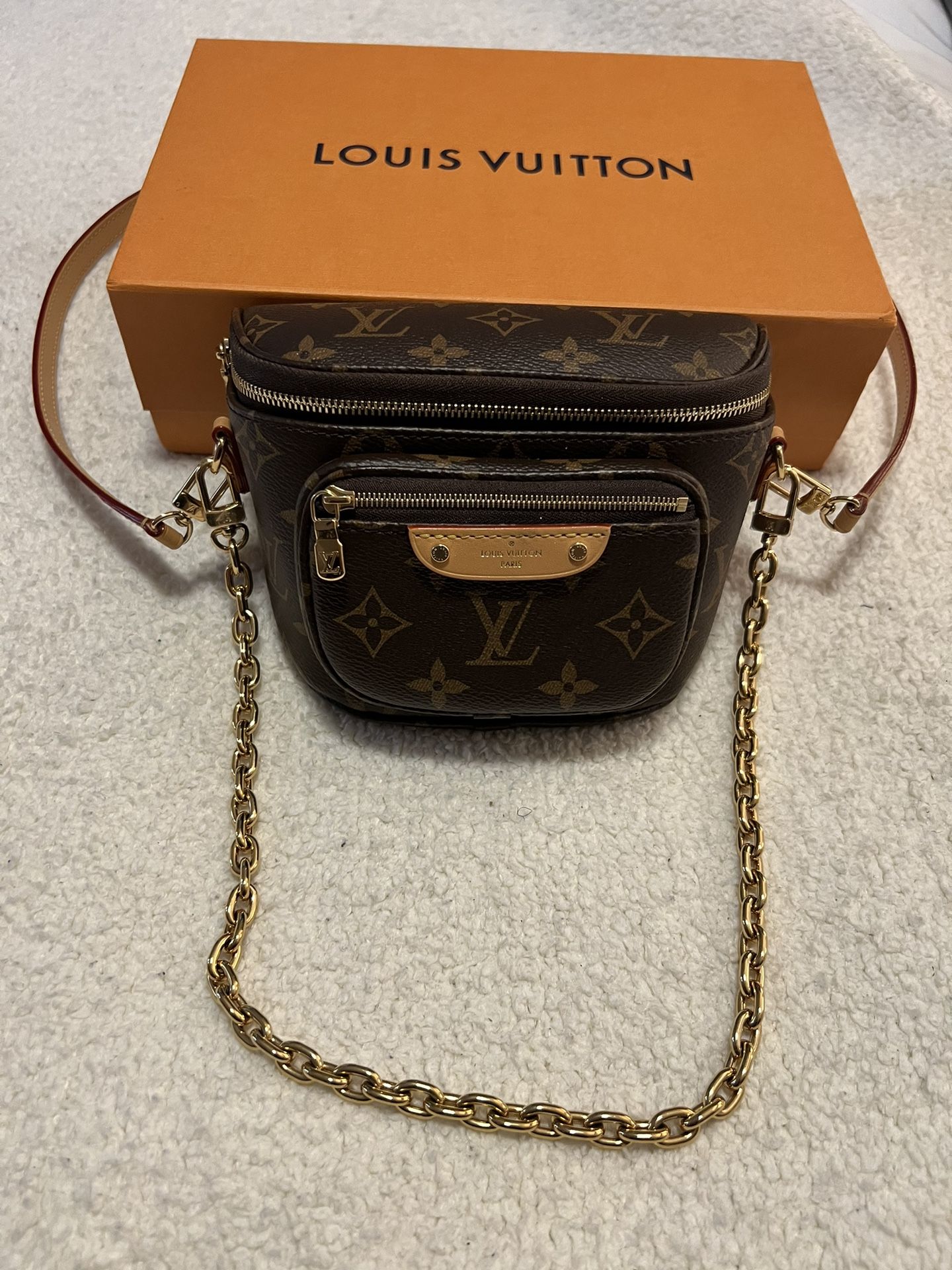 LOUIS VUITTON MINI BUM BAG for Sale in Los Angeles, CA OfferUp