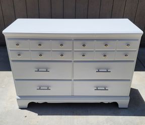 Dresser
