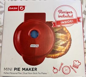 Dash Mini Pie Maker Red