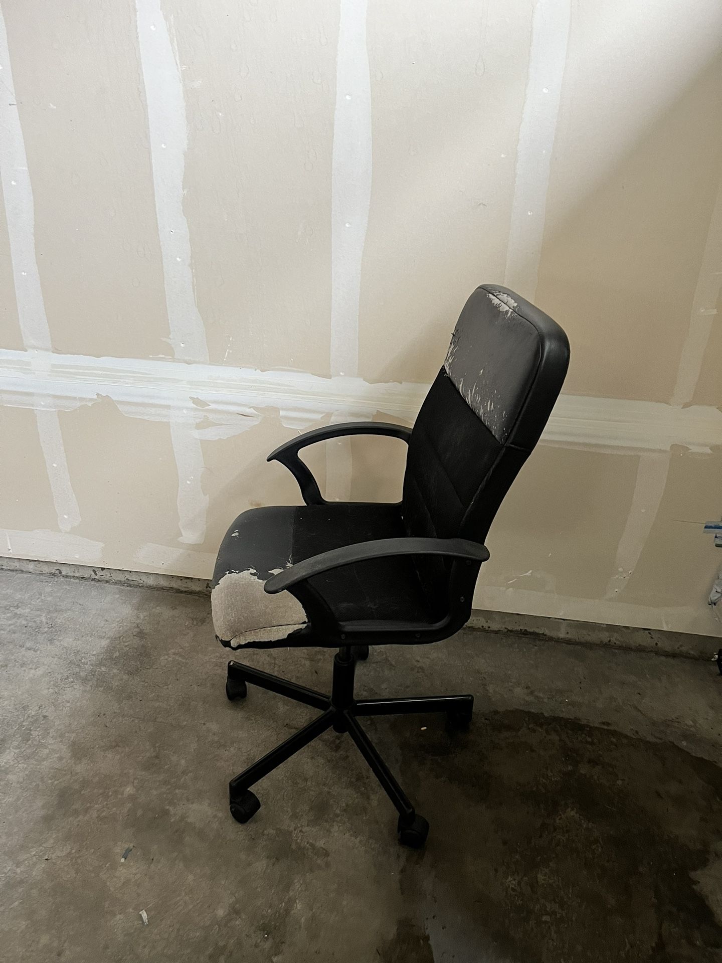 Free office Chair