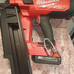 Milwaukee M18 Fuel Battery-Powered Nailer 