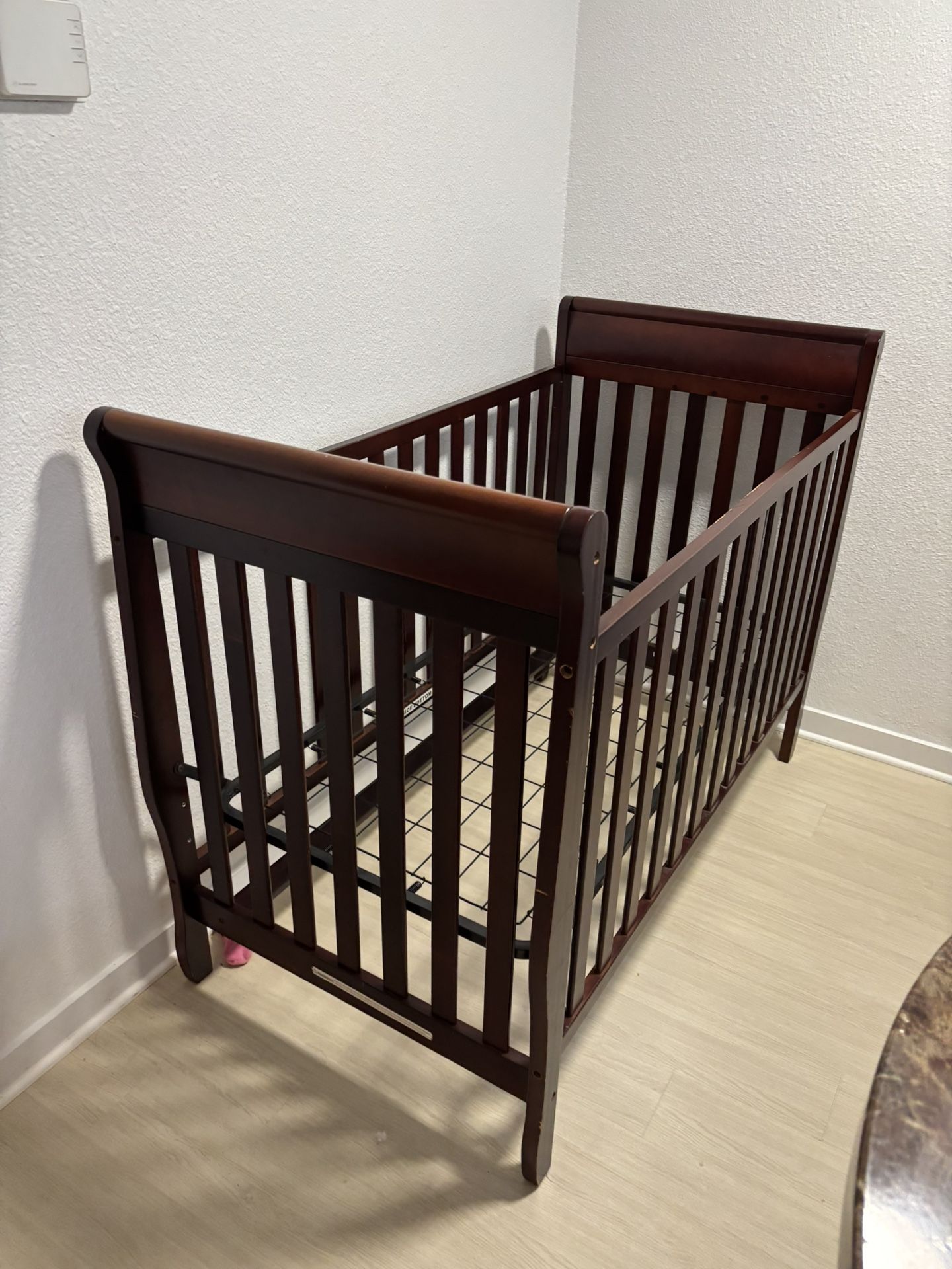 Baby crib