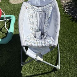 Free baby/infant stuff see pics