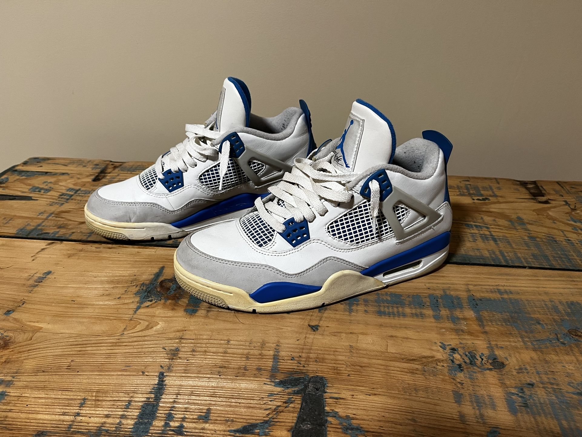 Jordan 4 Retro Military Blue size 8.5