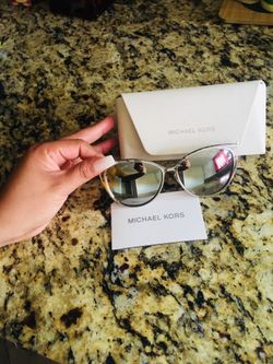 Michel Kors lentes