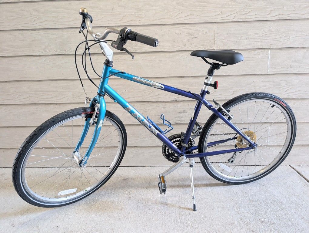 TREK 200 Navigator - 26" wheels Chromoly frame Hybrid bike (Good Condition)