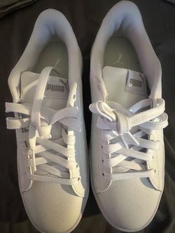 Brand new puma shoes size 5 women (5 youth) 25$