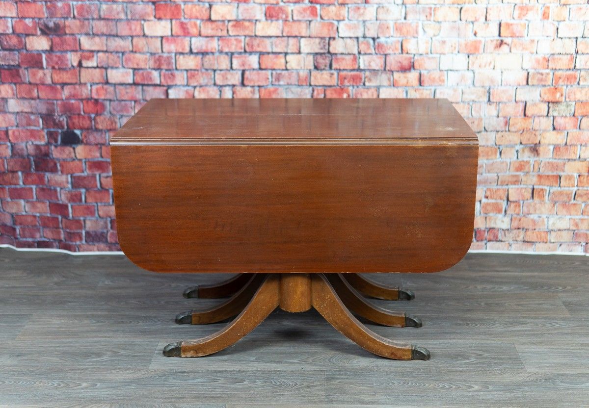 Duncan Phyfe Style Drop Leaf Dining Table w/ 2 Leafs - Delivery Available