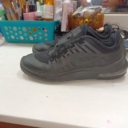 Nike Air Max Size 6