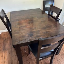 Dining Room Table W/4 Chairs 