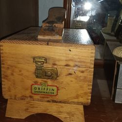 Vintage Griffin Shine Master shoe shine kit