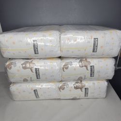 Kirkland Signature Diapers Size 4 (198 Count) New Without Box