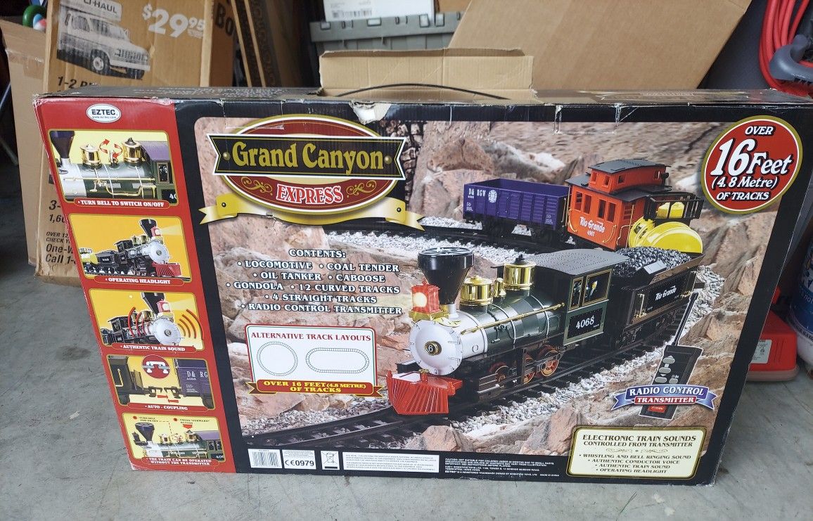 GRAND CANYON EXPRESS TRAIN SET: Used