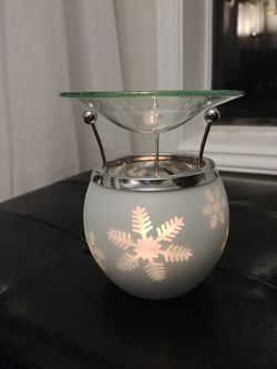 Snowflake Design Scented Oil Warmer