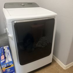 Samsung - 7.4 Cu. Ft. Electric Dryer with Steam and Sensor Dry - White