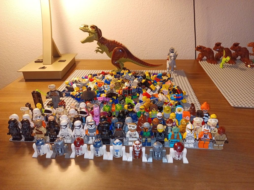Lego Minifigure Lot